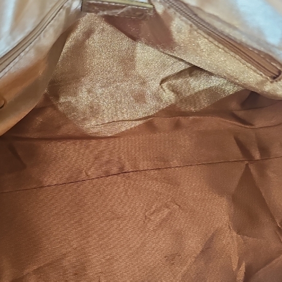 XOXO Metallic Gold Shoulder Bag - Picture 7 of 10